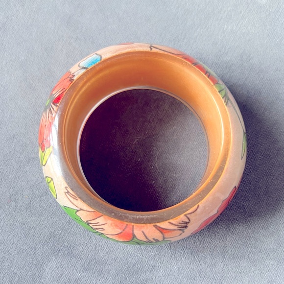 FREE 🆓 with Any Two Purchases - Floral Bracelet - Picture 3 of 4